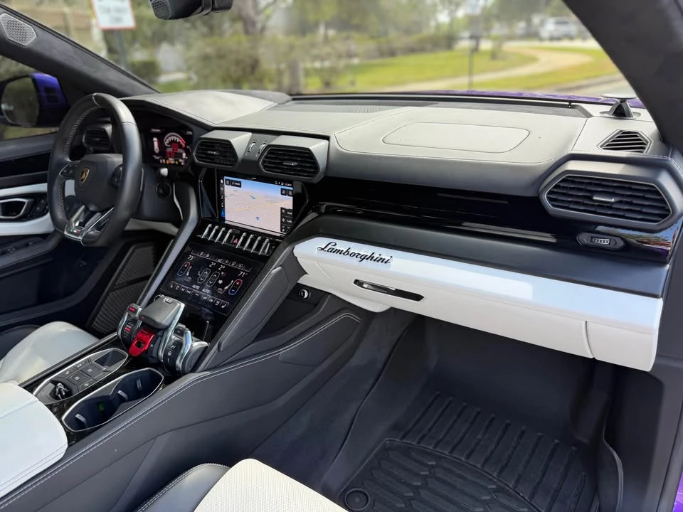 2021 Lamborghini Urus - Image 18 of 20