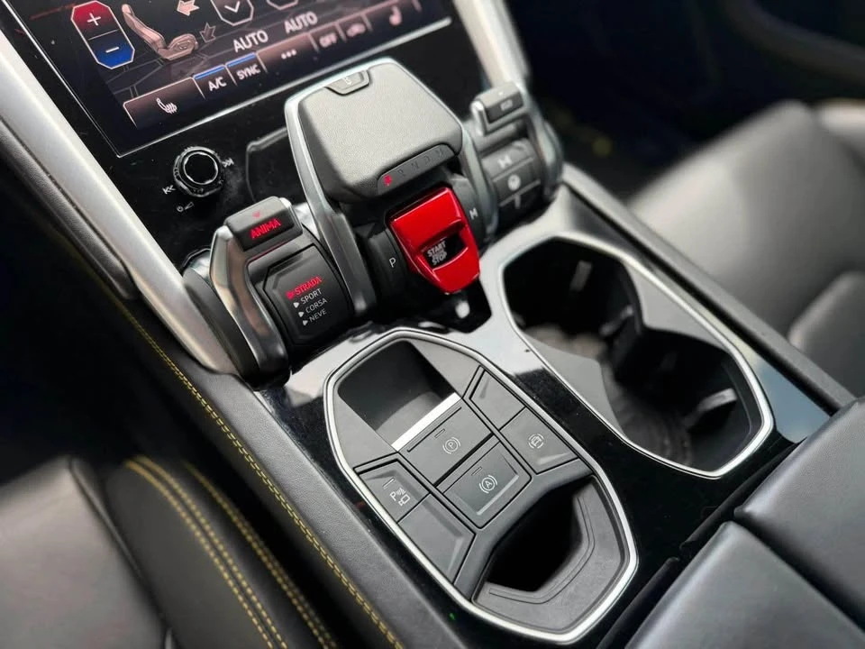 2021 Lamborghini Urus - Image 12 of 20