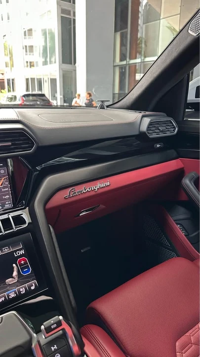 2021 Lamborghini Urus - Image 18 of 19