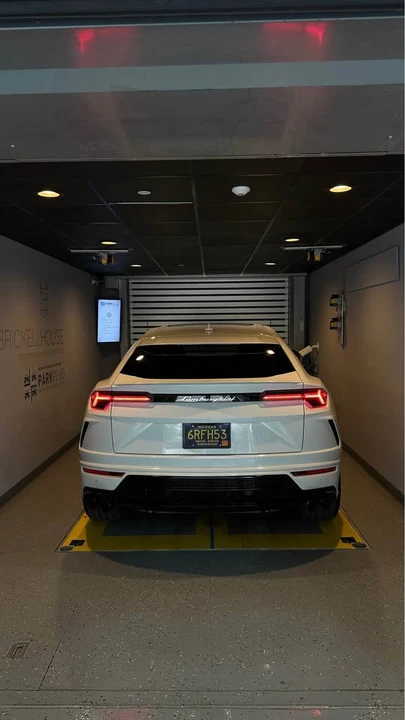 2021 Lamborghini Urus - Image 9 of 19