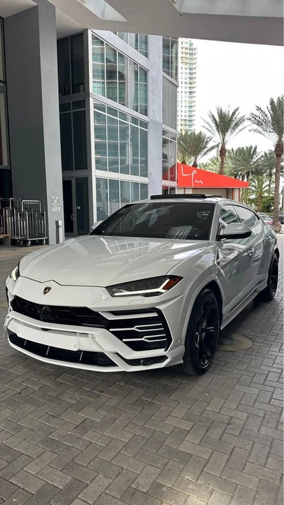 2021 Lamborghini Urus - Image 2 of 19