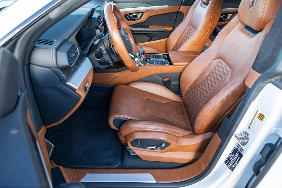 2021 Lamborghini Urus - Image 7 of 11