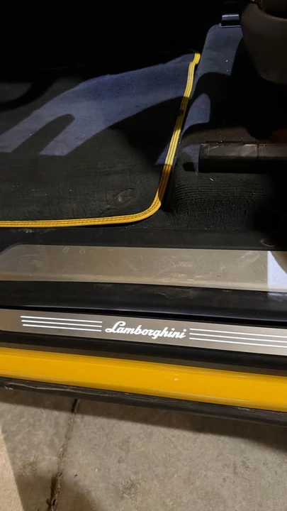 2021 Lamborghini Urus - Image 8 of 18