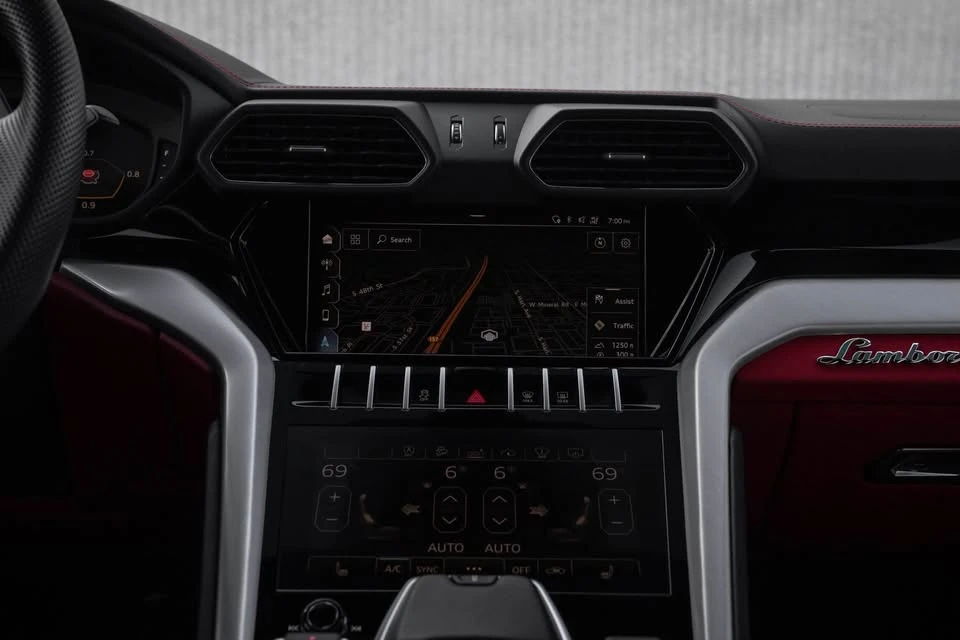 2021 Lamborghini Urus - Image 11 of 15