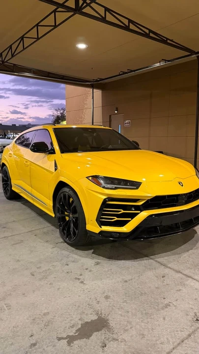 2021 Lamborghini Urus - Image 2 of 18