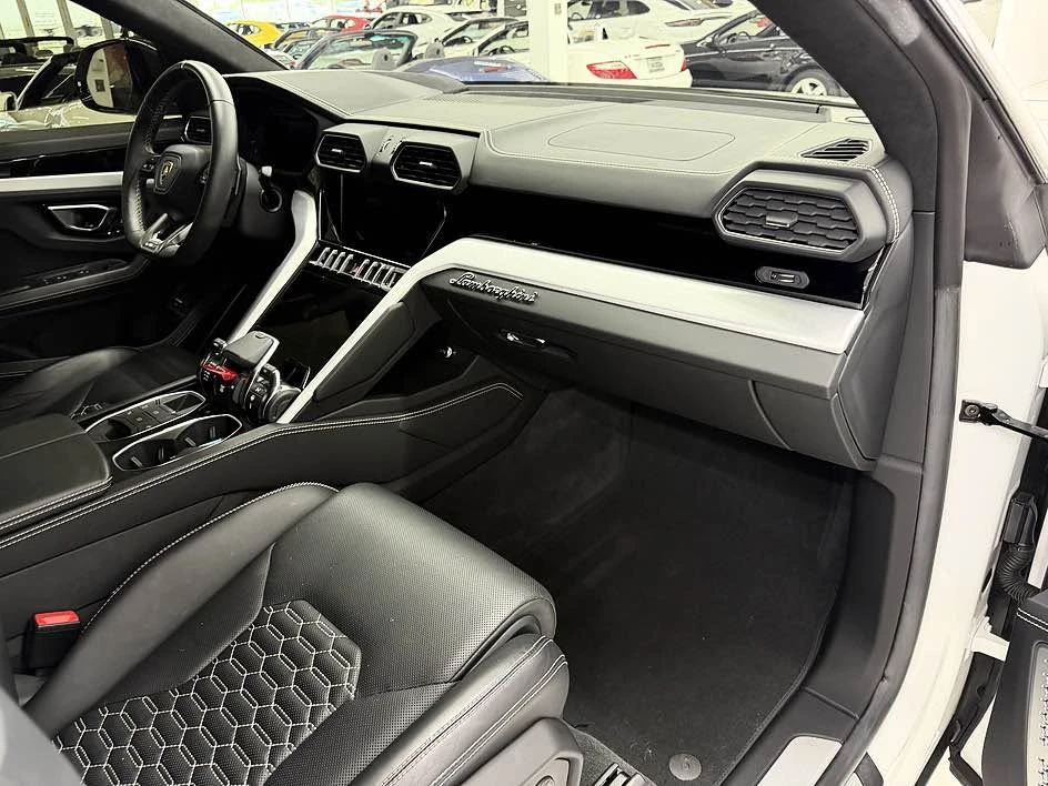 2021 Lamborghini Urus - Image 11 of 12