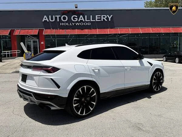 2021 Lamborghini Urus - Image 2 of 12
