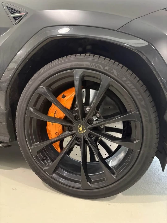 2021 Lamborghini Urus - Image 7 of 10
