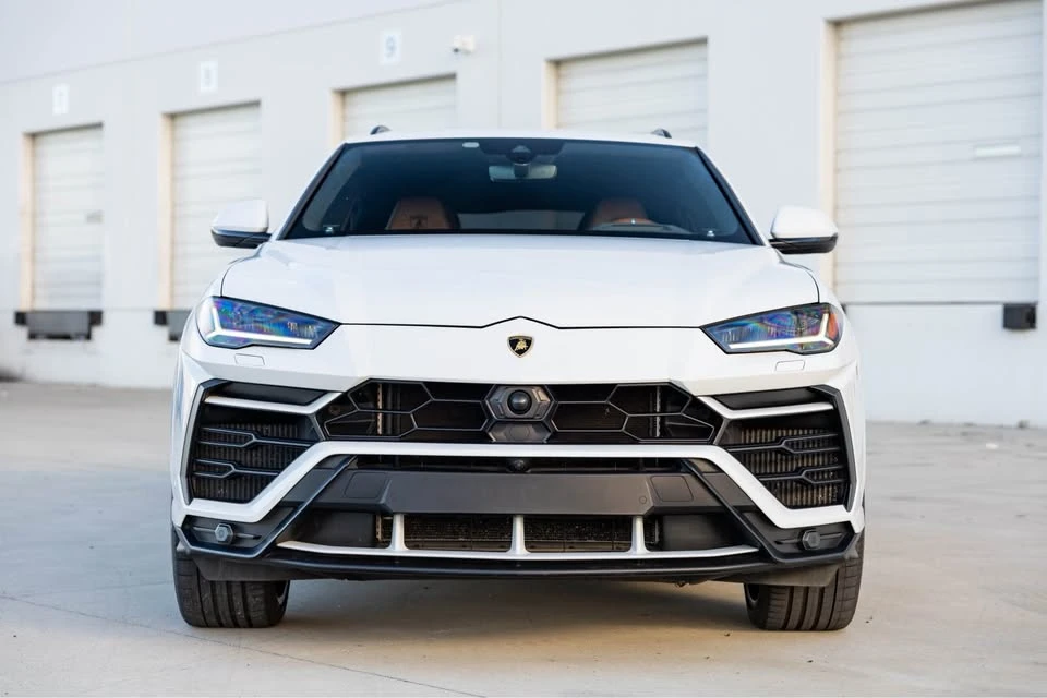 2021 Lamborghini Urus - Image 2 of 11