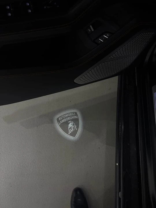 2021 Lamborghini Urus - Image 9 of 10