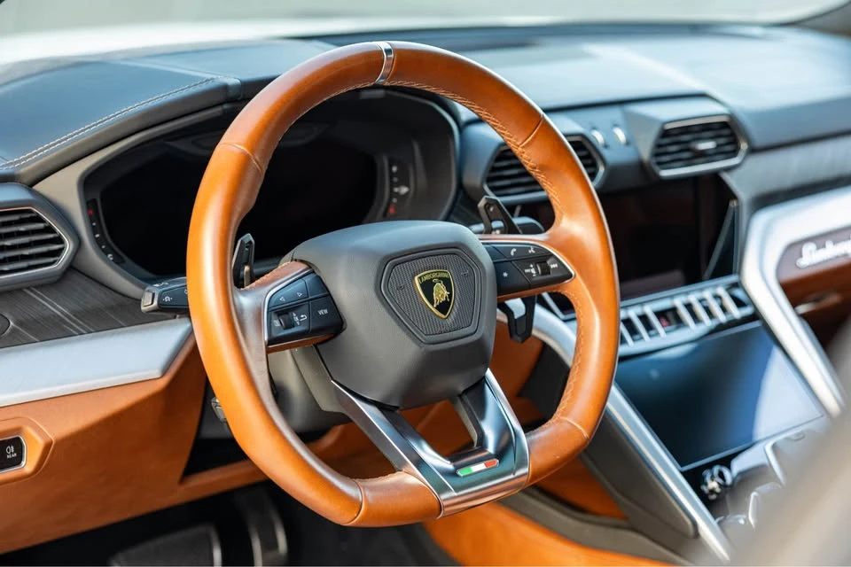 2021 Lamborghini Urus - Image 11 of 11