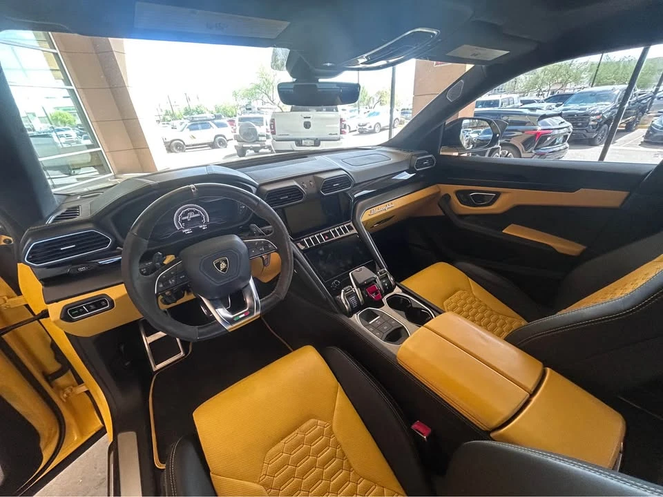 2021 Lamborghini Urus - Image 4 of 7
