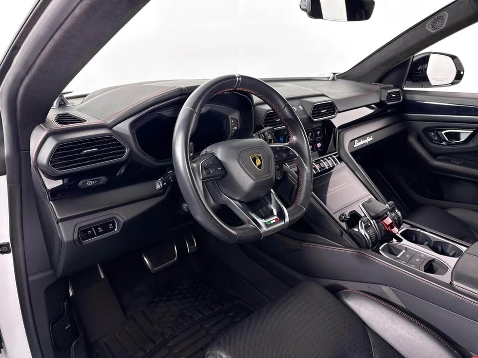 2021 Lamborghini Urus - Image 2 of 10