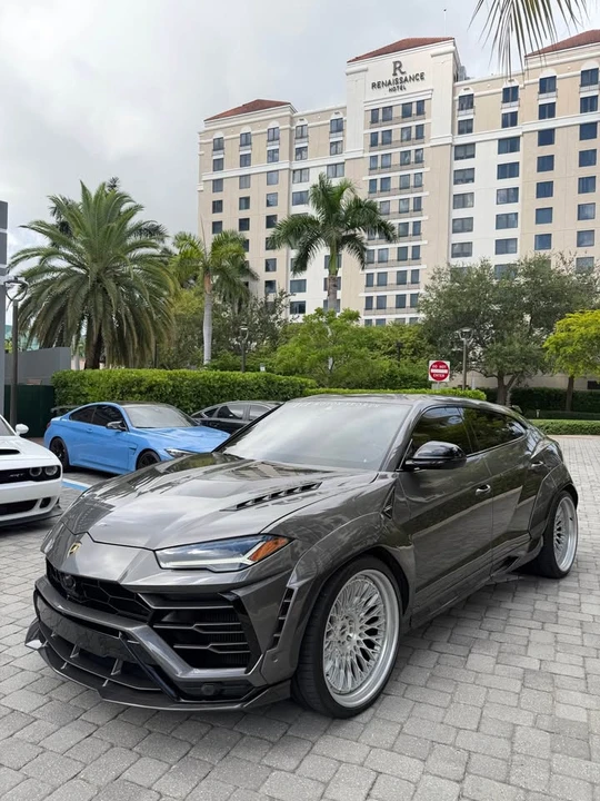 2021 Lamborghini Urus - Image 2 of 11