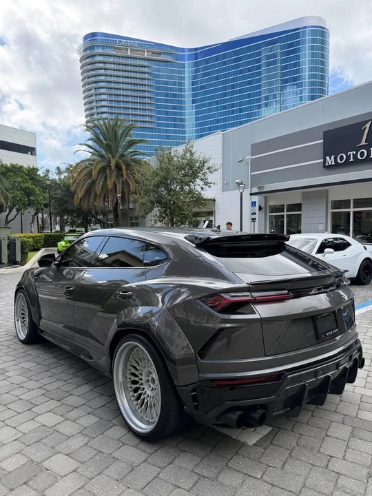 2021 Lamborghini Urus - Image 3 of 11