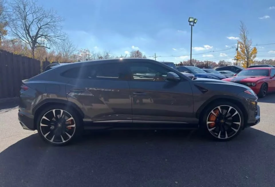 2021 Lamborghini Urus - Image 4 of 9