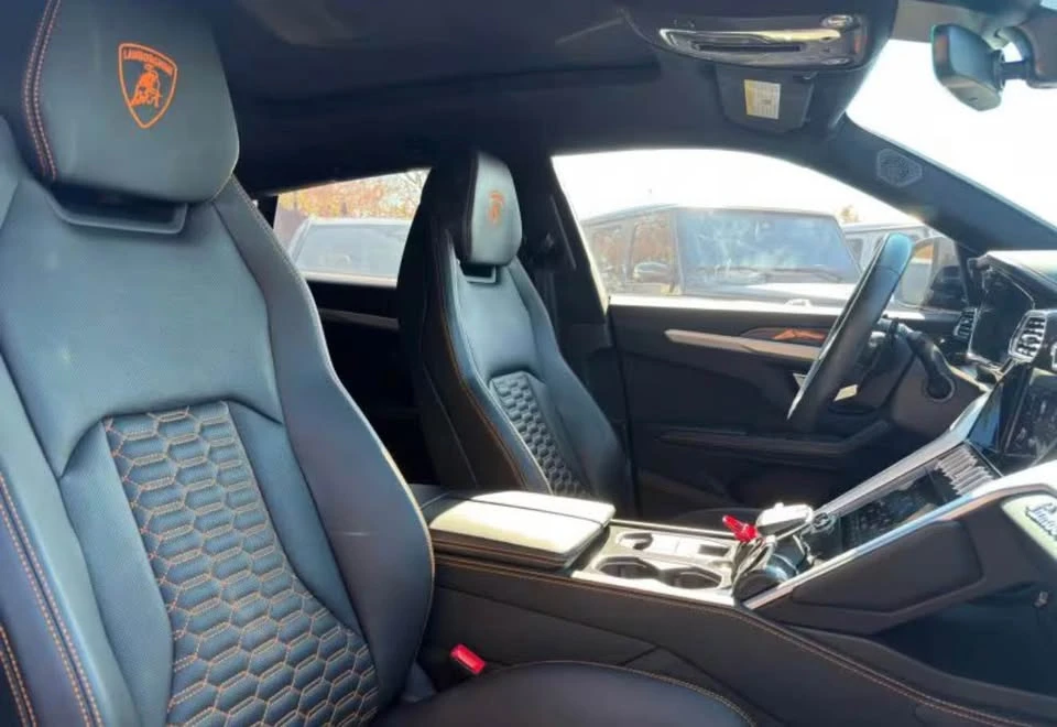2021 Lamborghini Urus - Image 8 of 9