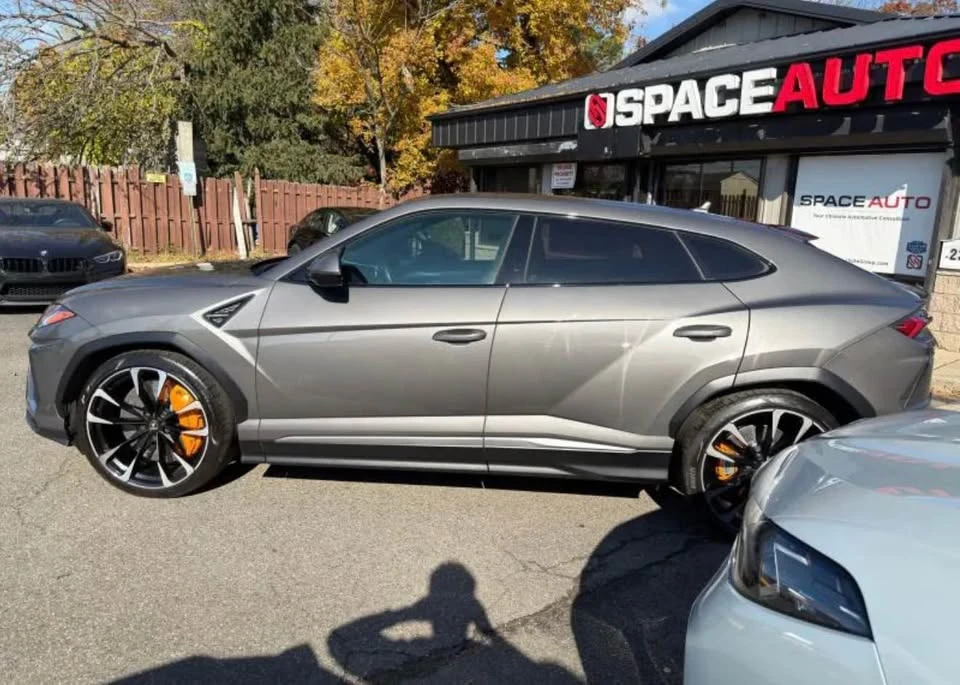 2021 Lamborghini Urus - Image 4 of 10