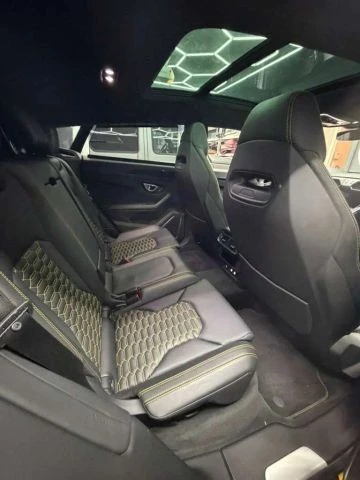 2021 Lamborghini Urus - Image 8 of 9
