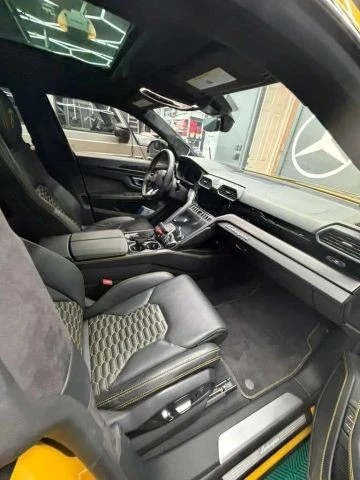 2021 Lamborghini Urus - Image 9 of 9