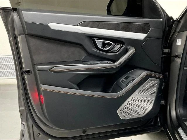 2021 Lamborghini Urus - Image 17 of 31