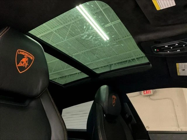 2021 Lamborghini Urus - Image 28 of 31