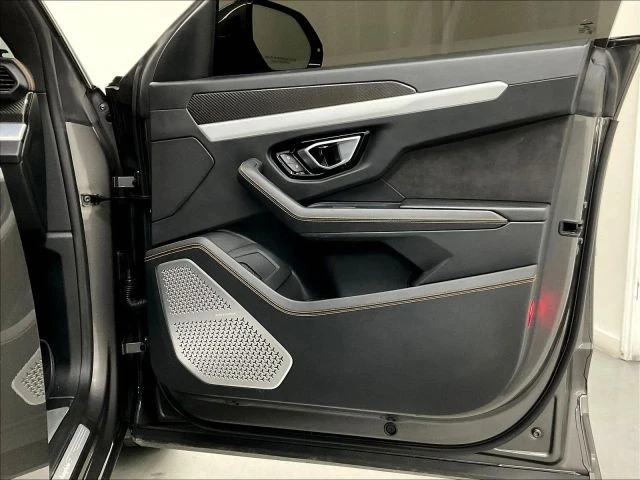 2021 Lamborghini Urus - Image 18 of 31