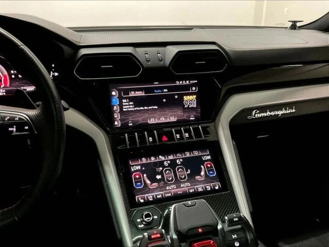 2021 Lamborghini Urus - Image 23 of 31