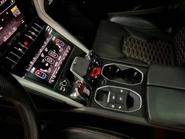 2021 Lamborghini Urus - Image 24 of 31
