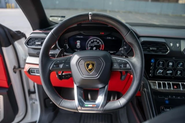 2021 Lamborghini Urus - Image 19 of 21