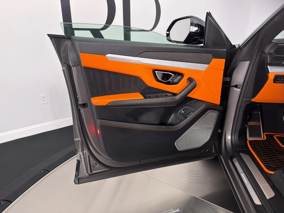 2021 Lamborghini Urus - Image 14 of 15