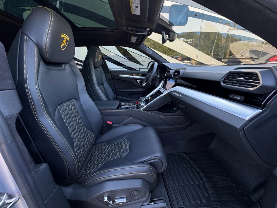 2021 Lamborghini Urus - Image 12 of 12