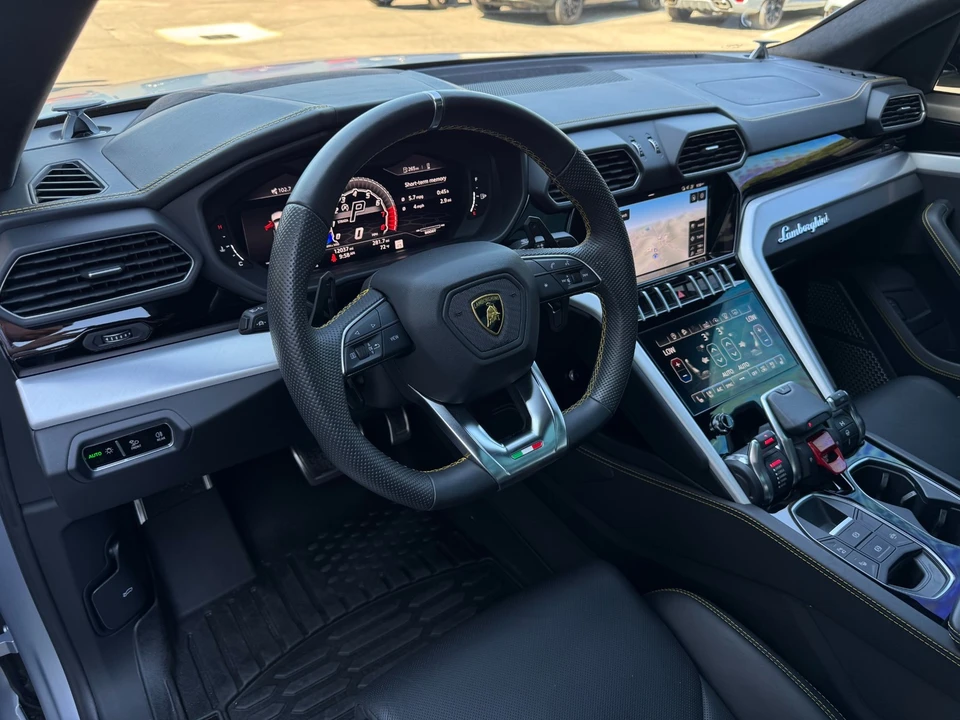 2021 Lamborghini Urus - Image 9 of 12