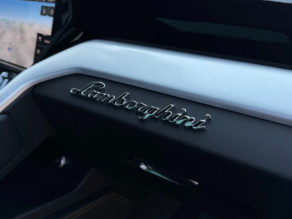 2021 Lamborghini Urus - Image 18 of 21