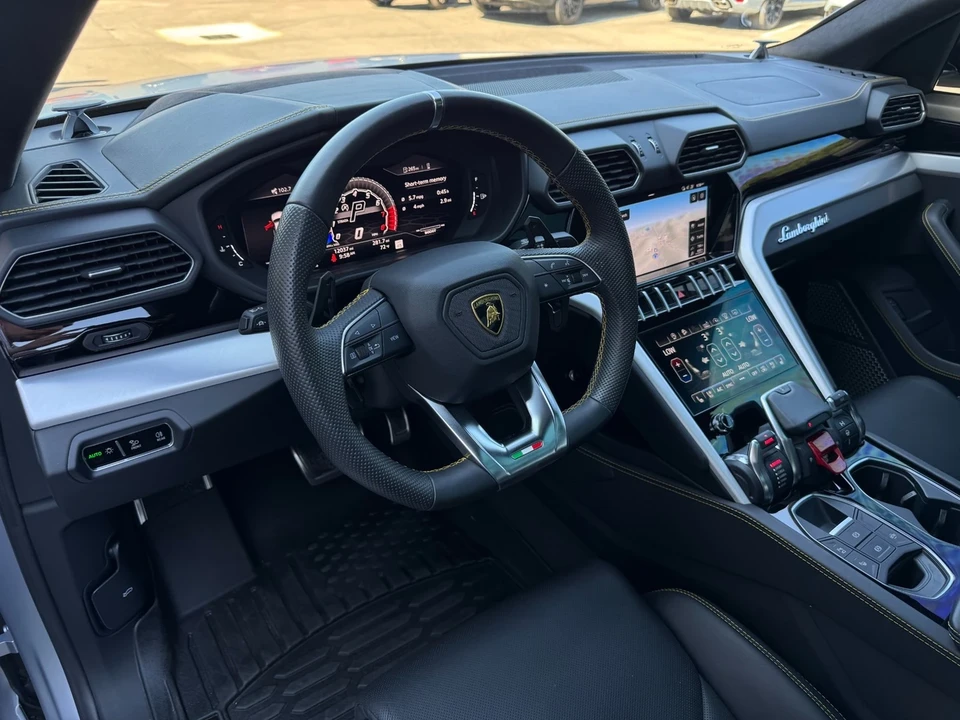 2021 Lamborghini Urus - Image 10 of 12