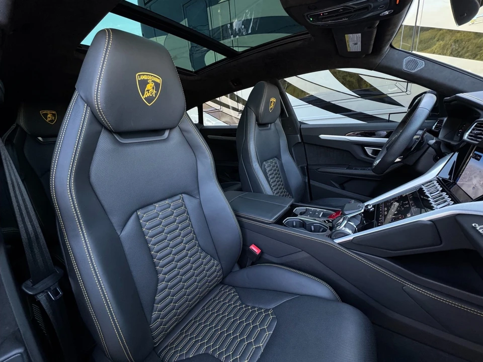 2021 Lamborghini Urus - Image 15 of 21