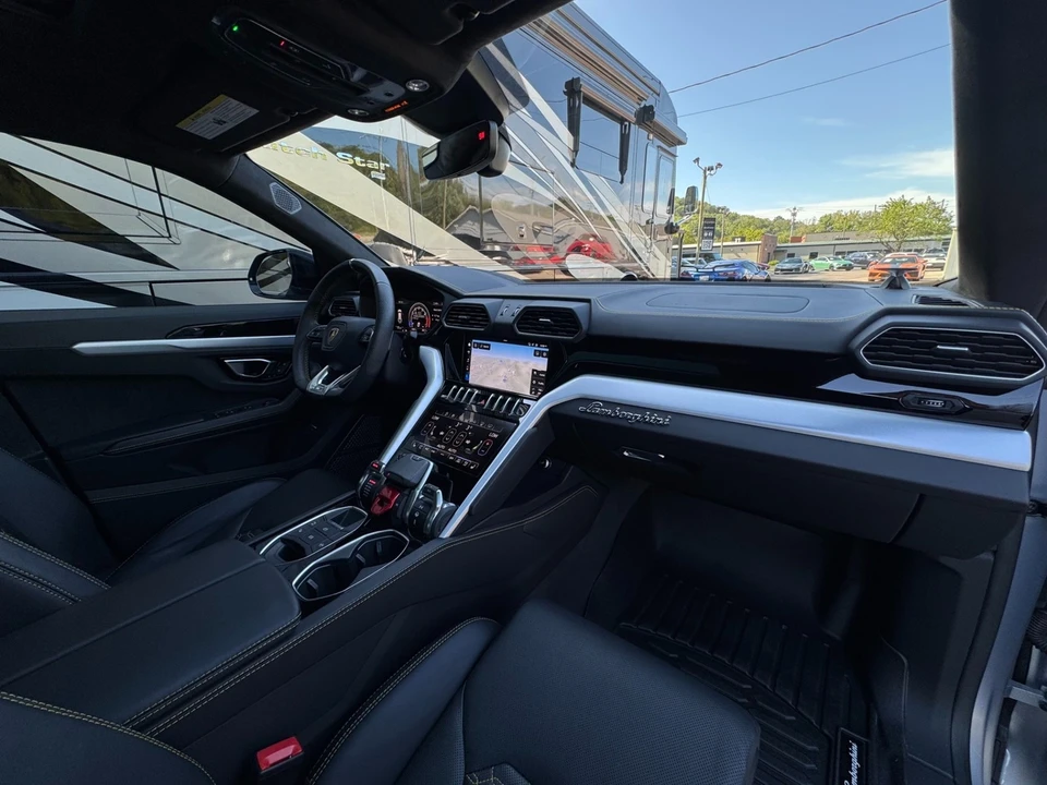 2021 Lamborghini Urus - Image 14 of 21