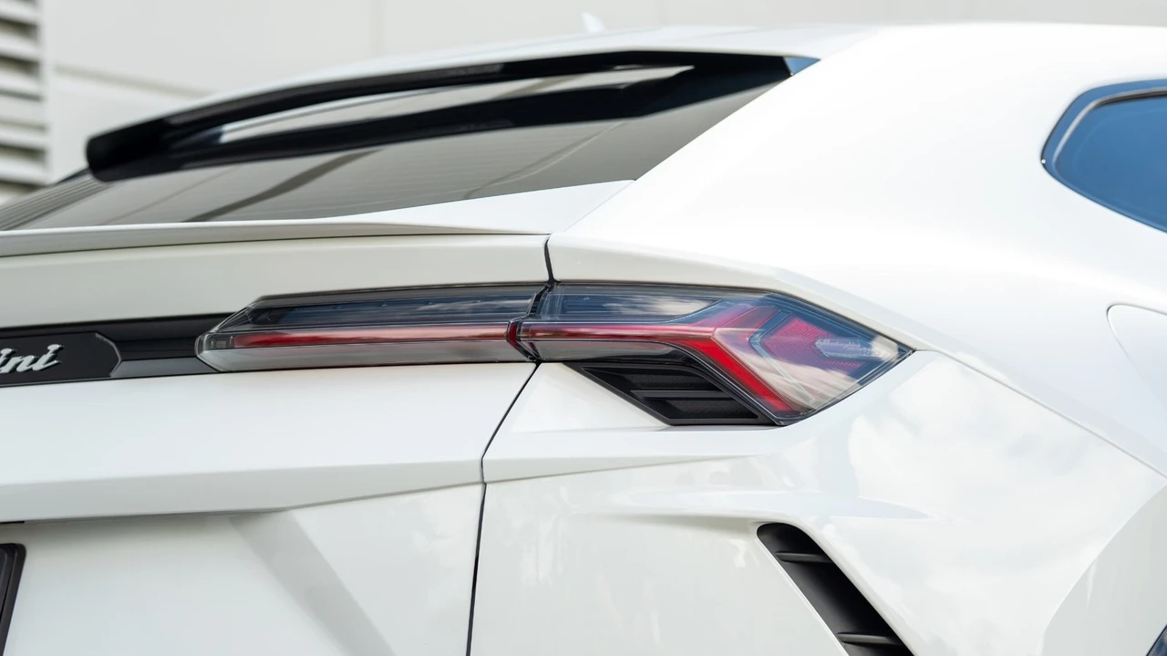 2021 Lamborghini Urus - Image 11 of 12