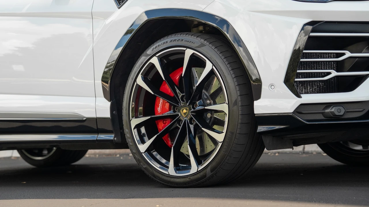 2021 Lamborghini Urus - Image 3 of 12