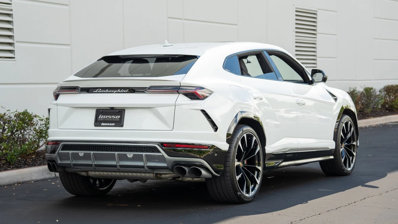 2021 Lamborghini Urus - Image 9 of 12