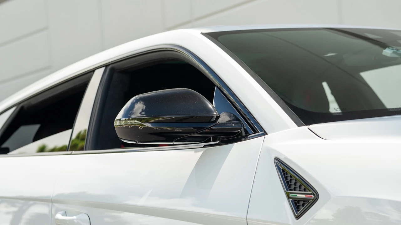 2021 Lamborghini Urus - Image 4 of 12