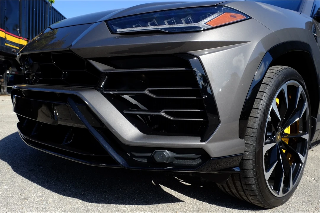 2021 Lamborghini Urus - Image 2 of 31