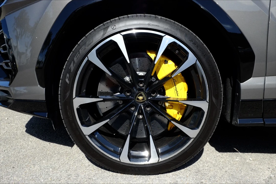 2021 Lamborghini Urus - Image 8 of 31