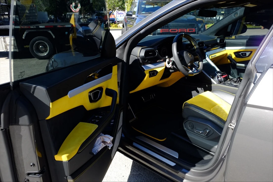 2021 Lamborghini Urus - Image 27 of 31
