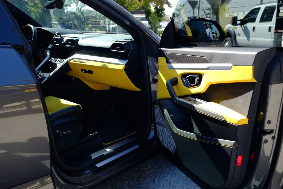 2021 Lamborghini Urus - Image 22 of 31
