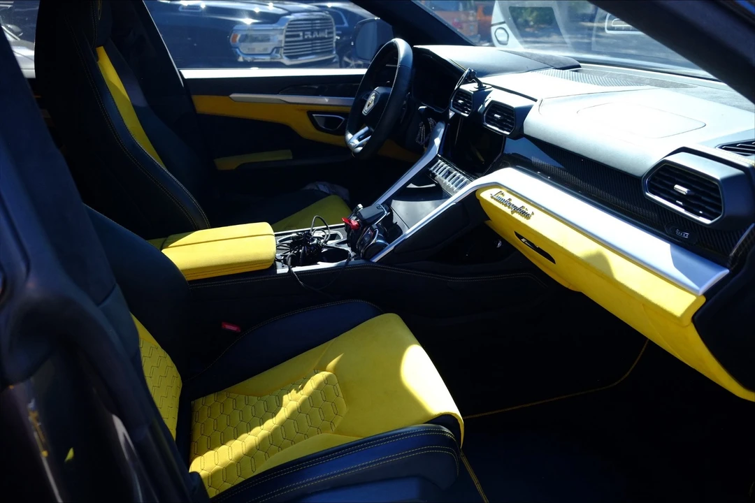 2021 Lamborghini Urus - Image 25 of 31