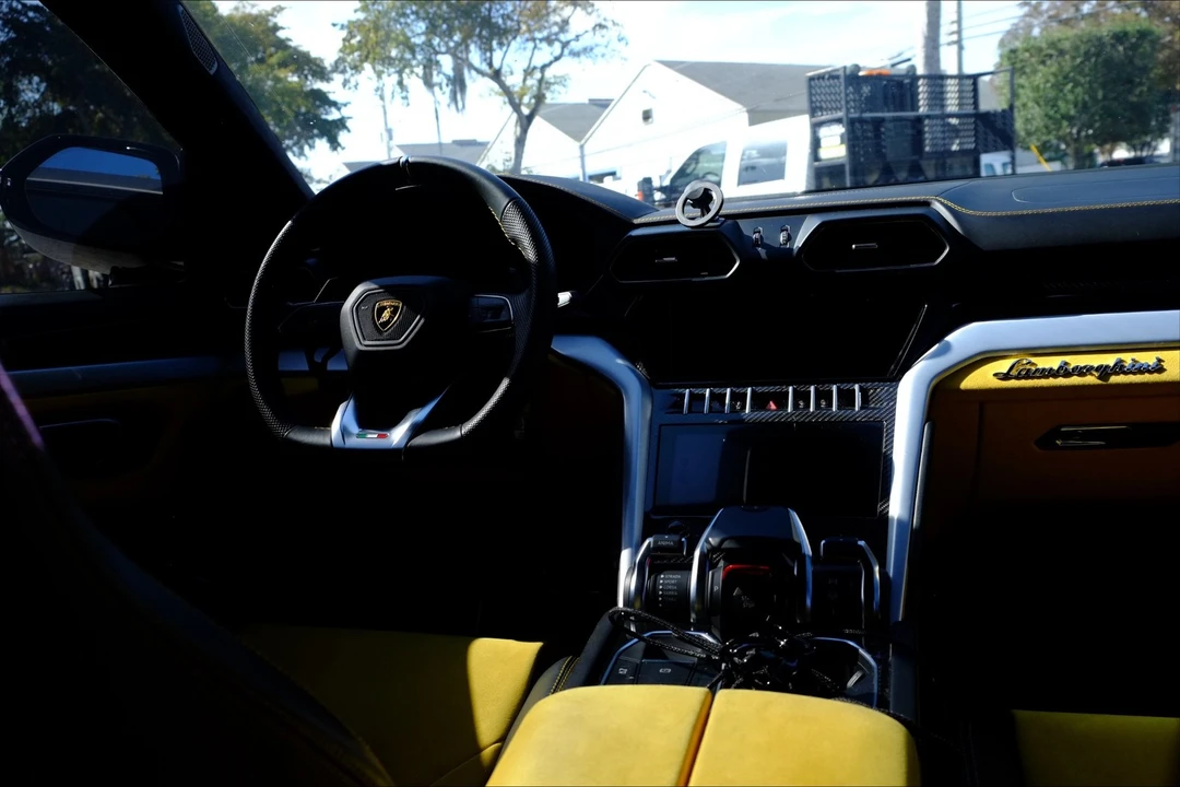 2021 Lamborghini Urus - Image 12 of 31