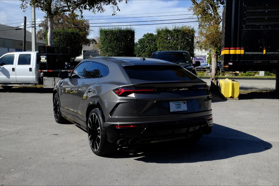 2021 Lamborghini Urus - Image 3 of 31