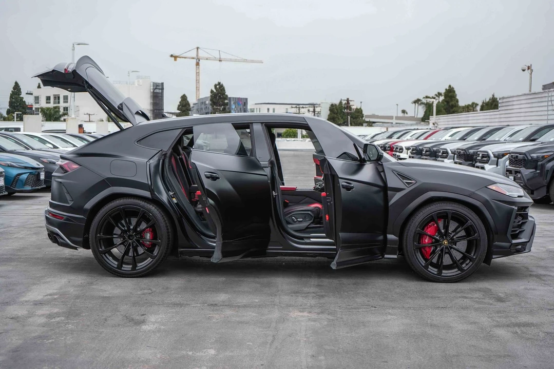 2021 Lamborghini Urus - Image 28 of 31