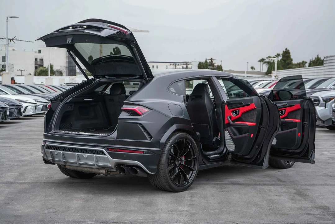 2021 Lamborghini Urus - Image 29 of 31